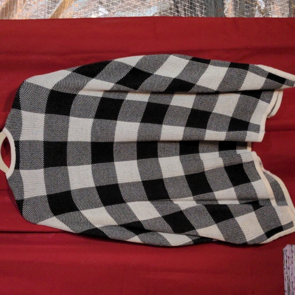 Black and White Check Cardigan/Cape - Picture 7 of 7